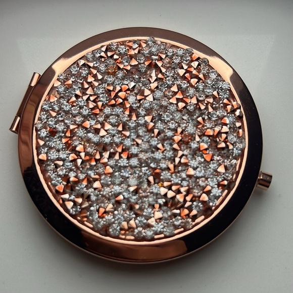 Accessories - 🪞Pocket mirror “sometimes you forget you’re awesome so this is your reminder”